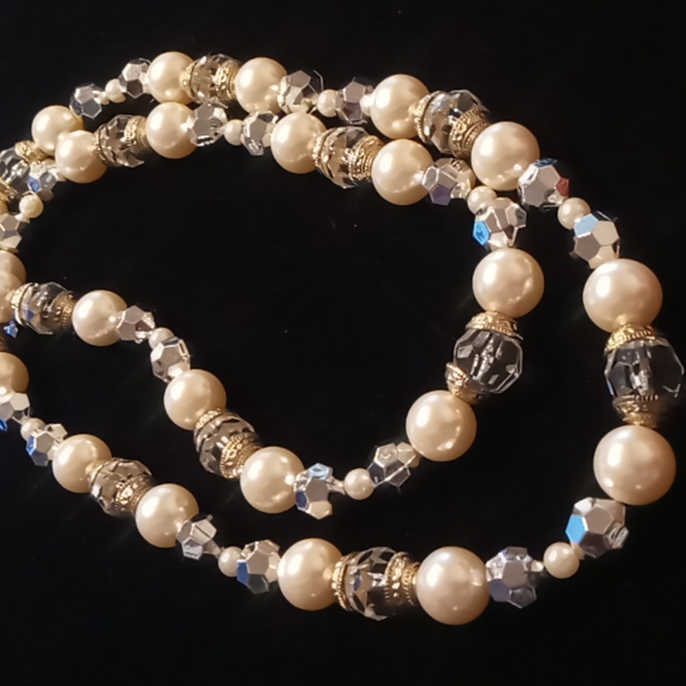 Chunky Lucite beaded long necklace 34 inches long